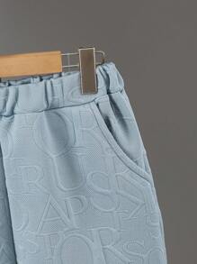 SHEIN 2 件套青少年男童拼色字母拼接圆领短袖 T 恤和 3D 字母户外休闲运动短裤夏季 - 藍白色 - 查看 5