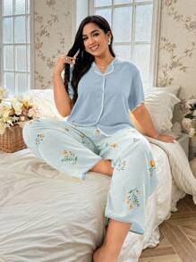 SHEIN Conjunto de pijama de mujer talla grande con estampado floral - Top sólido, pantalones estampados, vacaciones