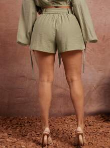 SHEIN SXY Plus Size Women's Green Solid Color Waist-Tie Cargo Pocket Casual Shorts With Free Belt, Elegant For Spring/Summer Dating, Club, Valentine's Day, Wedding - Green - View 2