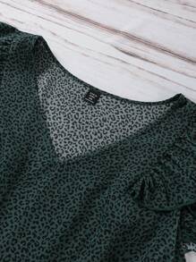 SHEIN LUNE Blusa de manga corta con escote en V y estampado de leopardo para mujer de talla grande, para uso en primavera, vacaciones, festivales de música, conciertos, Boho, Ibiza, Nashville, rave, entre otros.