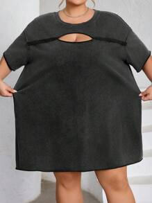 SHEIN CURVE+ Plus Size Women Hollow Out Collar Casual Loose Dress With Snowflake & Distressed Effect, Curve Plus, Boho Vacation Beach Outfits For Woman/Beach Dress/Beach Vacation Outfits/Beach Essentials / Graduation/Tea Party Dress - Black - View 4