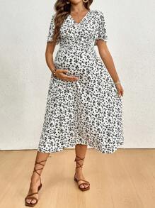 SHEIN Maternity Ditsy Floral V-Neck Short Sleeve Ruched Casual Dress