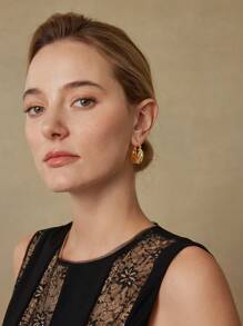 MOTF PREMIUM 18K GOLD PLATED VINTAGE FRENCH OX HORN HOOP EARRINGS