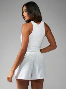 MISSGUIDED 无袖工字领短款上衣和高腰短裤套装运动休闲家居服两件套健身夏季运动休闲运动装 - 淺灰色 - 查看 2