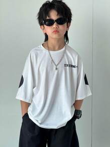 SHEIN Tween 男童休闲宽松韩版大字母图案圆领短袖 T 恤，适合通勤、上学、日常休闲装、运动、春夏 - 白色 - 查看 2