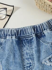 Shorts vaqueros de niñas preadolescentes con estilo Y2K, lavado vintage en azul claro, bajo deshilachado, bordado de estrellas, corte suelto, tela cómoda y suave, moda urbana, vaqueros para niñas