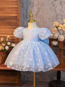 SHEIN Glamorique Kids Blumenkleid, Geburtstagparty, Hochzeitsfestival Kleid - Blaues Volumenkleid mit Puffärmeln für Baby Mädchen, abnehmbarer großer Schlupfenschleife, florales Prinzessinnenkleid, leicht für Sommer, Strand, Tropen