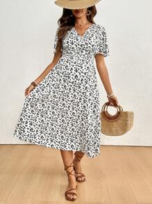 SHEIN Maternity Ditsy Floral V-Neck Short Sleeve Ruched Casual Dress