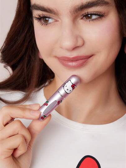 HELLO KITTY AND FRIENDS | SHEIN Süße Cartoon Kirsch Katzen Muster nachfüllbare Flaschen, mit Flüssigkeit am Boden gefüllt, können für Parfüm, Hautpflege usw. verwendet werden. Kompaktes Flaschendei gn, leicht zu tragen