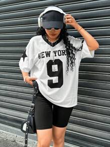SHEIN Set due pezzi per ragazze adolescenti, bianco e nero, casual e versatile, per primavera ed estate, maglia tinta unita con contrasto di colore, scollo a V, Maglietta casual minimalista vintage con grafica in inglese americano e pantaloncini da ciclismo, adatti per il ritorno a scuola, oversize