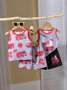 2 件装幼儿男孩汽车图案活动套装（夏季）