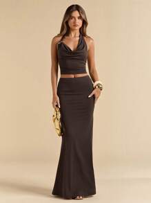 SHEIN BAE Conjunto de vestido de punto ajustado con decoración metálica y bajo con forma de cola de sirena en color café