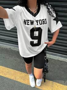 SHEIN Set due pezzi per ragazze adolescenti, bianco e nero, casual e versatile, per primavera ed estate, maglia tinta unita con contrasto di colore, scollo a V, Maglietta casual minimalista vintage con grafica in inglese americano e pantaloncini da ciclismo, adatti per il ritorno a scuola, oversize