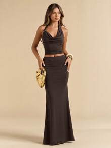 SHEIN BAE Conjunto de vestido de punto ajustado con decoración metálica y bajo con forma de cola de sirena en color café
