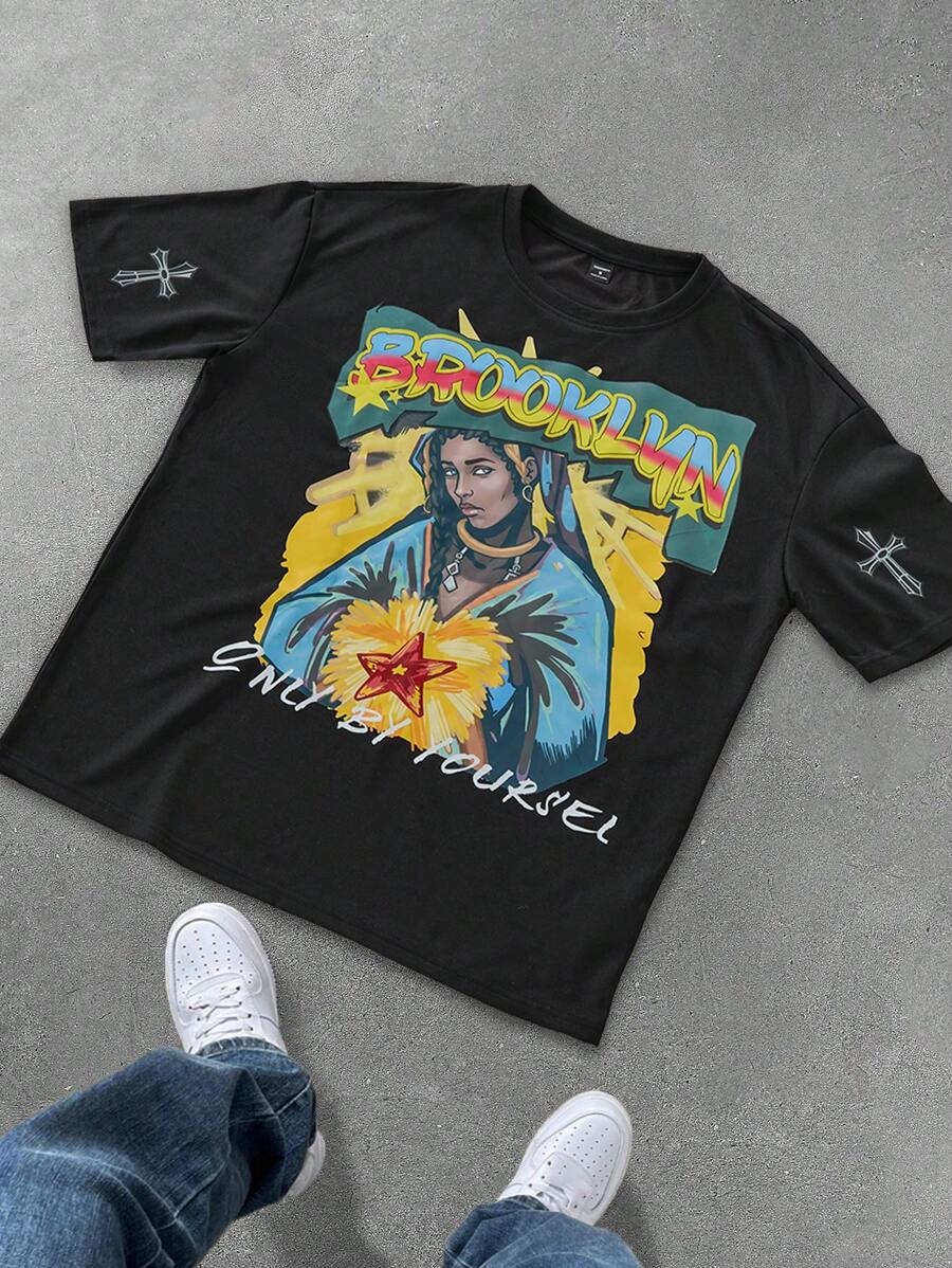 Manfinity Streetrush Men's Mary Sue Wearing Headscarf Female Portrait, Cross Print Pattern Short-Sleeved T-Shirt, Young Street Wear, Boyfriend Gift, Man Gift, Suitable For Friends Christian Clothes