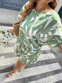 SHEIN Tall 2pcs/Set Women Plus Size Geometric Print Short Sleeve Top And Shorts - Green - View 3