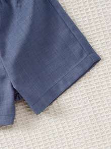 SHEIN Set de 3 piezas de ropa elegante y de moda para bebé niño, que incluye camisa con pajarita estampada de hojas 2 en 1, shorts azules y gorra, adecuado para actividades al aire libre, bodas y fiestas, ropa de verano para bebé, traje para bebés y traje de para bebés de 6 meses a 3 años - Azul - Ver 6