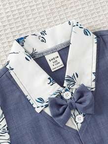 SHEIN Set de 3 piezas de ropa elegante y de moda para bebé niño, que incluye camisa con pajarita estampada de hojas 2 en 1, shorts azules y gorra, adecuado para actividades al aire libre, bodas y fiestas, ropa de verano para bebé, traje para bebés y traje de para bebés de 6 meses a 3 años - Azul - Ver 4