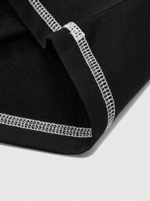 Claim Dot 男士简约时尚纯色英伦小图案印花撞色线条设计短袖圆领宽松T恤。男士宽松T恤。男士夏季服饰，适合日常穿着、通勤、派对、上学、度假、朋友聚会、购物。可作为送给男朋友、朋友、家人的礼物。男士T恤，男士休闲T恤。 - 黑色 - 查看 5