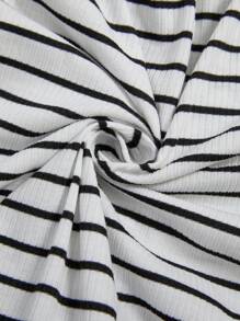 SHEIN Camiseta acanalada ajustada con volantes laterales para maternidad y lactancia, de verano