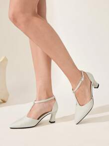 CUCCOO CHICEST 女士夏季新款简约T字镂空结构设计尖头粗跟方跟中跟通勤复古优雅正式百搭白色高跟鞋办公室工作装凉鞋