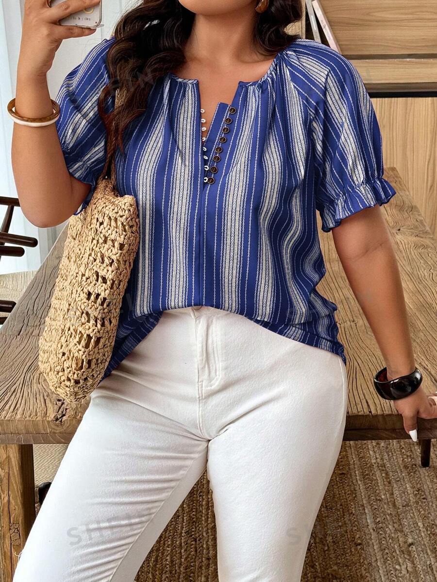 Breezaya Camisa de mujer de tallas grandes con cuello en V, decorada con estampado de rayas y botones