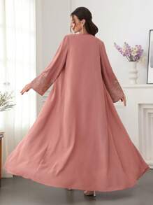 Al Najma 女士淡粉色长袍：优雅的梭织面料，长袖，精致的刺绣细节，打造端庄风格 - 藕粉色 - 查看 5