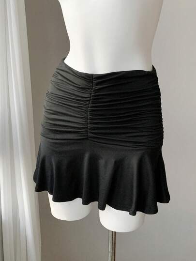 SHEIN EZwear 大码女式纯色褶皱荷叶边迷你裙