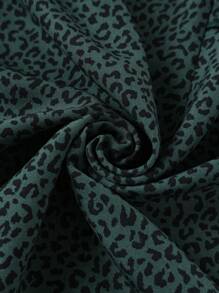 SHEIN LUNE Blusa de manga corta con escote en V y estampado de leopardo para mujer de talla grande, para uso en primavera, vacaciones, festivales de música, conciertos, Boho, Ibiza, Nashville, rave, entre otros.