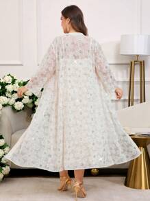 SHEIN Clasi 曲线加大码女式杏色纯色优雅闪亮亮片刺绣外套和杏色连衣裙两件套，女士夏季服装，女士度假服装，女士春季服装，女士婚礼宾客礼服，女士生日服装，度假两件套，老款风格女士，外出服装，女士优雅服装，女士两件套，女士服装套装，女士套装，女士配套套装，两件夏季套装，裙子和上衣套装 - 杏色 - 查看 2