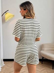 Vionelle Conjunto de 2 piezas de talla grande con top de lazo y shorts a rayas de punto - Multicolor - Ver 2