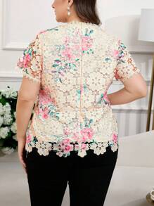 SHEIN Clasi 1 pieza Blusa elegante de talla grande para mujer con bajo asimétrico, detalles de encaje y estampado, elegante y grácil, para combinar con todo, para usar en múltiples ocasiones, festivales, Día de la Madre, 4 de julio, graduación, brunch - Albaricoque - Ver 3