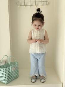 SHEIN 2 件套女婴春夏可爱休闲优雅纹理面料无袖立领衬衫和喇叭裤套装 - 藍白色 - 查看 3