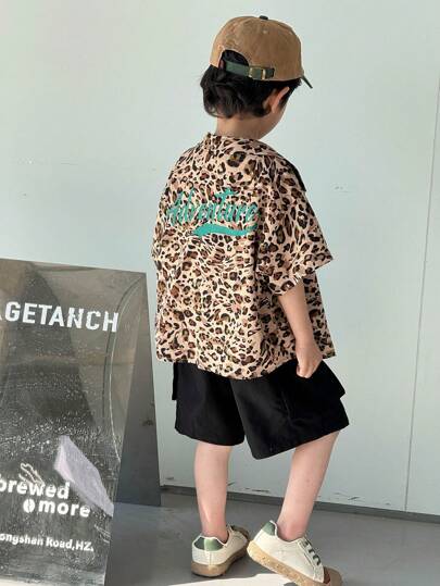 SHEIN Little Byeori 男孩 2 件豹纹衬衫和工装短裤套装，适合春夏季、日常、运动、户外、学校、派对、度假、表演、拍照