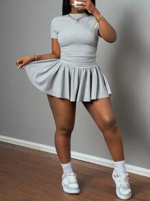 Slaydiva New Spring And Summer Casual Basic Style, Sports Style, Simple Round Neck, Short Sleeves, Pleated Short T-Shirt On Both Sides + A Swing Umbrella Skirt, Short On Both Sides, Front And Back, Medium Length, Light Gray Ribbed Knitted Fabric Plus Size Women's Plus Two Pieces Set,Holiday Outfits