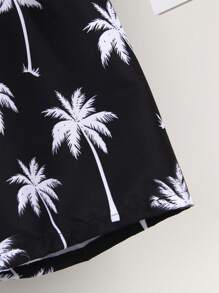 SHEIN Kąpielówki dla nastoletnich chłopców z nadrukiem w losowym wzorze, materiał na kostium kąpielowy, do pływania i surfingu, kąpielówki na wiosnę/lato - Czarne - Zobacz 4