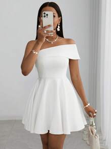 Slaydiva New Spring/Summer 2025 White Off-Shoulder Mini Dress - Elegant Holiday Fitted Mini Dress Suitable For Wedding, Music Festival, Party, Club, Dinner - White - View 3