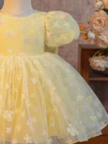 SHEIN Glamorique Kids Flower Girl Birthday Party Wedding Occasion Dress With Detachable Big Bow, Infant/Baby Girl Yellow Puff Sleeve Chiffon Ruffles Floral Mesh Princess Dress, Lightweight For Summer Beach Tropical Vacation Yellow Dress For Toddler Girl
