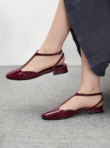 CUCCOO BIZCHIC 女士方头 T 型带休闲平底凉鞋，简约时尚，露跟，适合夏季度假、休闲和通勤穿着 - 酒紅色 - 查看 3