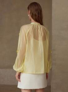 MOTF PREMIUM 花朵贴花系领衬衫 - 黃色 - 查看 3