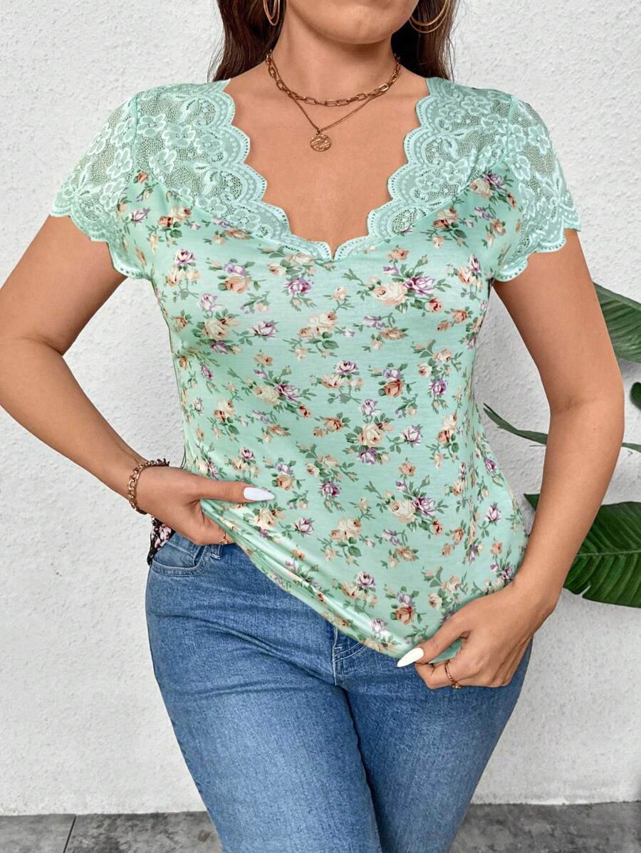 SHEIN Clasi 加大码优雅花卉印花撞色蕾丝花卉印花 T 恤，返校 T 恤，教师风格 - 綠色 - 查看 1