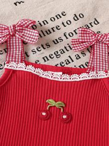 SHEIN Playful Pals Conjunto de 2 piezas para niña bebé, con top halter con estampado de cerezas y pantalones cortos de jean, adecuado para primavera y verano