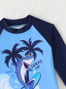 SHEIN Baby Boy Crab Print Long Sleeve Top And Striped Shorts 2pcs Swimsuit Set, Perfect For Beach, Pool, Swimming, Water Park, Surfing In Summer