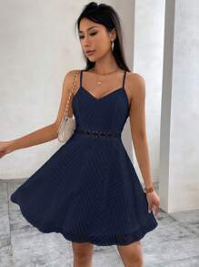 SHEIN Privé 女式婚礼宾客纯色镂空腰蕾丝边无袖连衣裙 - 藏蓝色 - 查看 4