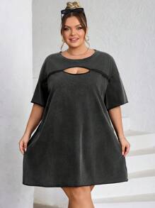 SHEIN CURVE+ Plus Size Women Hollow Out Collar Casual Loose Dress With Snowflake & Distressed Effect, Curve Plus, Boho Vacation Beach Outfits For Woman/Beach Dress/Beach Vacation Outfits/Beach Essentials / Graduation/Tea Party Dress - Black - View 5