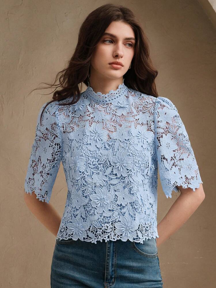 Blouse décontractée en mousseline de soie bleue à manches courtes, motifs floraux en dentelle soluble dans l'eau, élégante et romantique pour les vacances