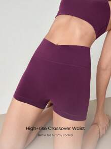 GLOWMODE 2.5 英寸 FeatherFit™ Go The Distance 无前缝交叉腰部骑行短裤带防滑条低冲击瑜伽普拉提工作室日常休闲装