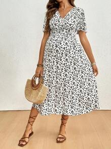 SHEIN Maternity Ditsy Floral V-Neck Short Sleeve Ruched Casual Dress