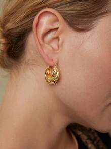 MOTF PREMIUM 18K GOLD PLATED VINTAGE FRENCH OX HORN HOOP EARRINGS