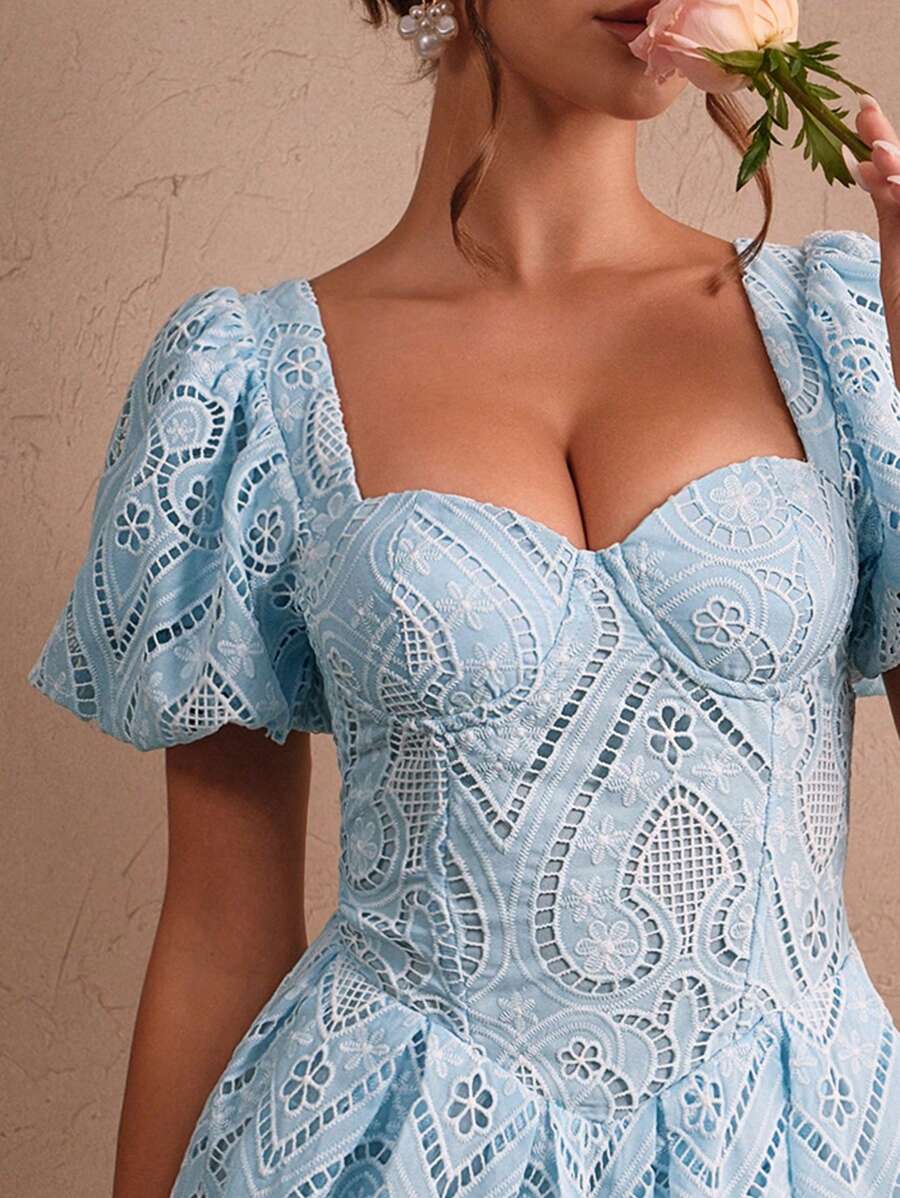 SHEIN Unity 优雅女士浪漫夏日度假连衣裙，泡泡袖，心形镂空设计胸罩，系带腰部细节，荷叶边下摆，节日、外出、度假装 - 藍色 - 查看 1